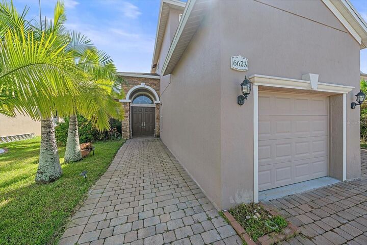 Property Photo: 6623 38th Lane E FL 34243
