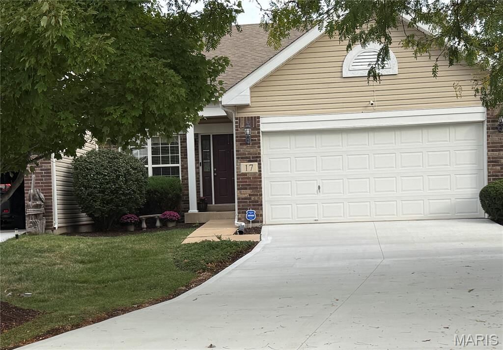 Property Photo: 17 Belmonte Court MO 63368