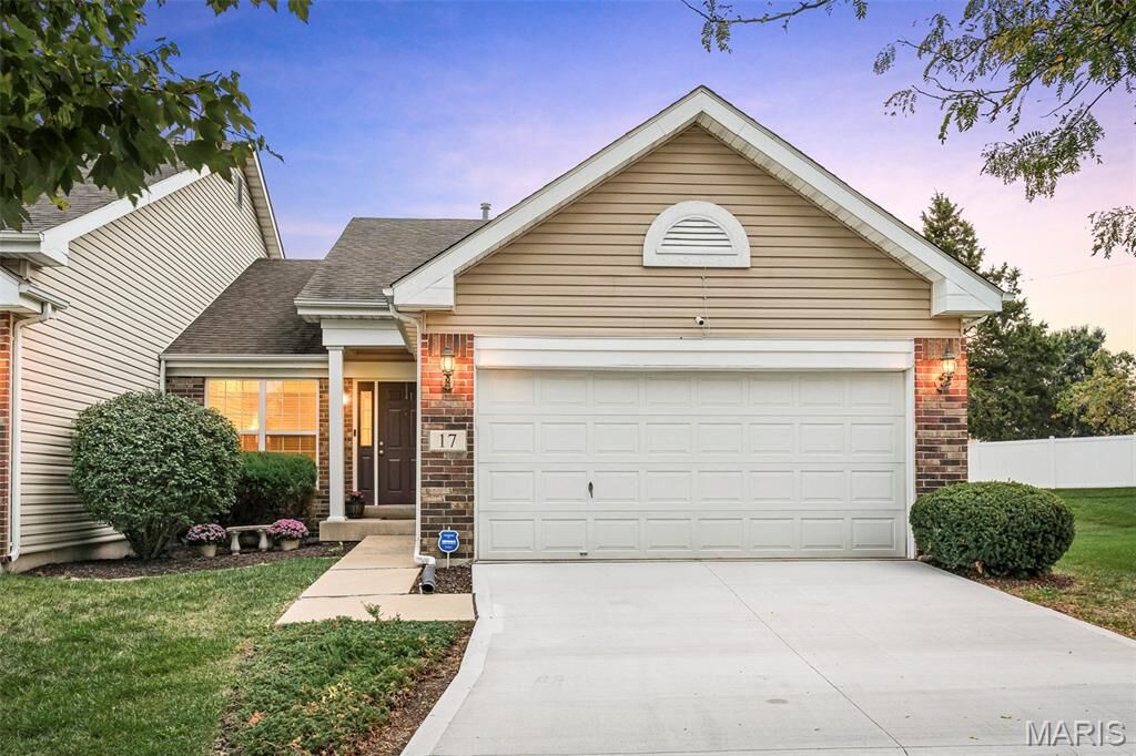 Property Photo: 17 Belmonte Court MO 63368