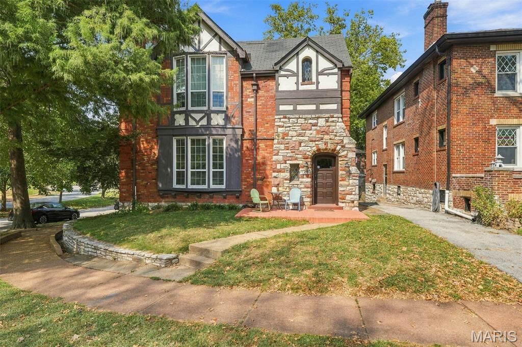 Property Photo: 7379 Amherst Avenue MO 63130