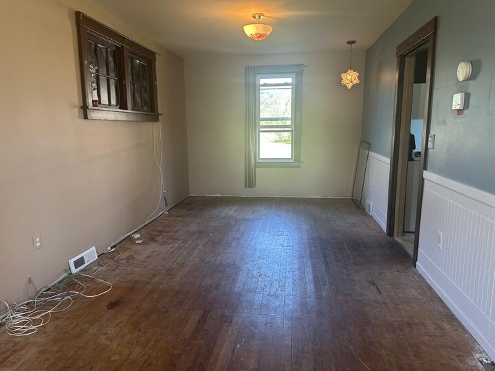 Property Photo:  532 Leavens Ave  WI 53085 