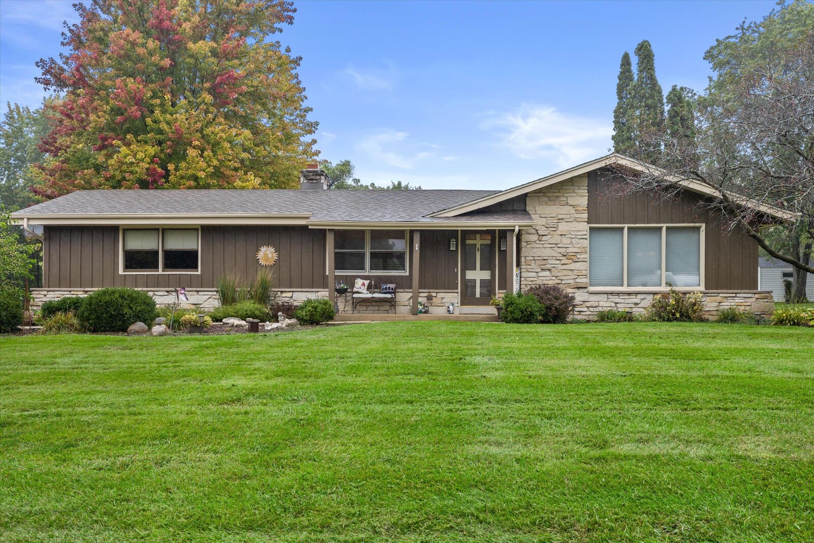 Property Photo: S77w22250 Eleanor St WI 53150