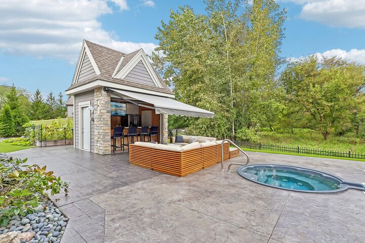 Property Photo:  W248n2175 Kettle Cove Ct  WI 53072 