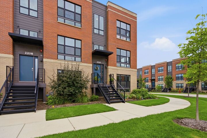 Property Photo: 2210 Venture Drive IL 60173