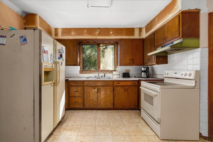 Property Photo:  870 Simons Road  IL 60543 