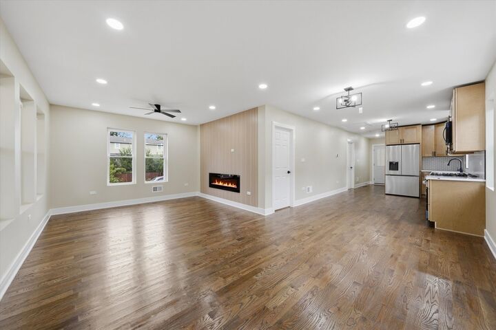 Property Photo:  8817 S Parnell Avenue  IL 60620 