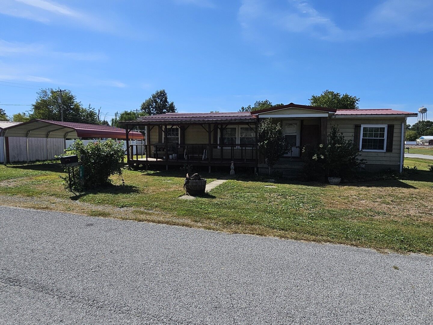 Property Photo:  100 S East Street  IL 62898 