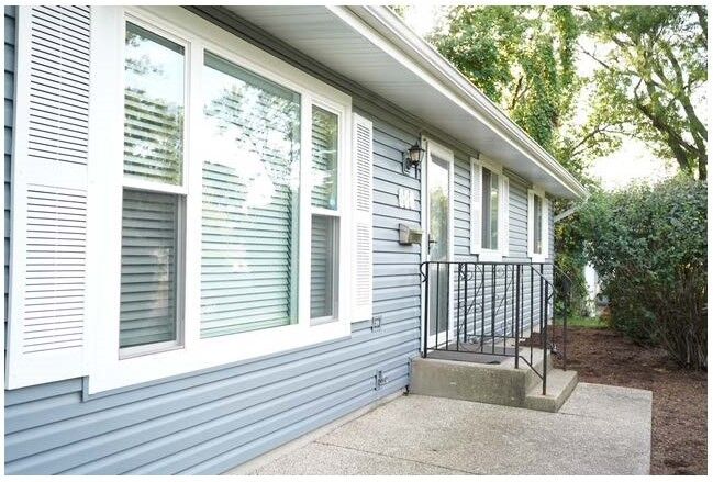 Property Photo:  162 Thunderbird Trail  IL 60188 