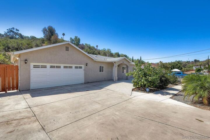 Property Photo:  