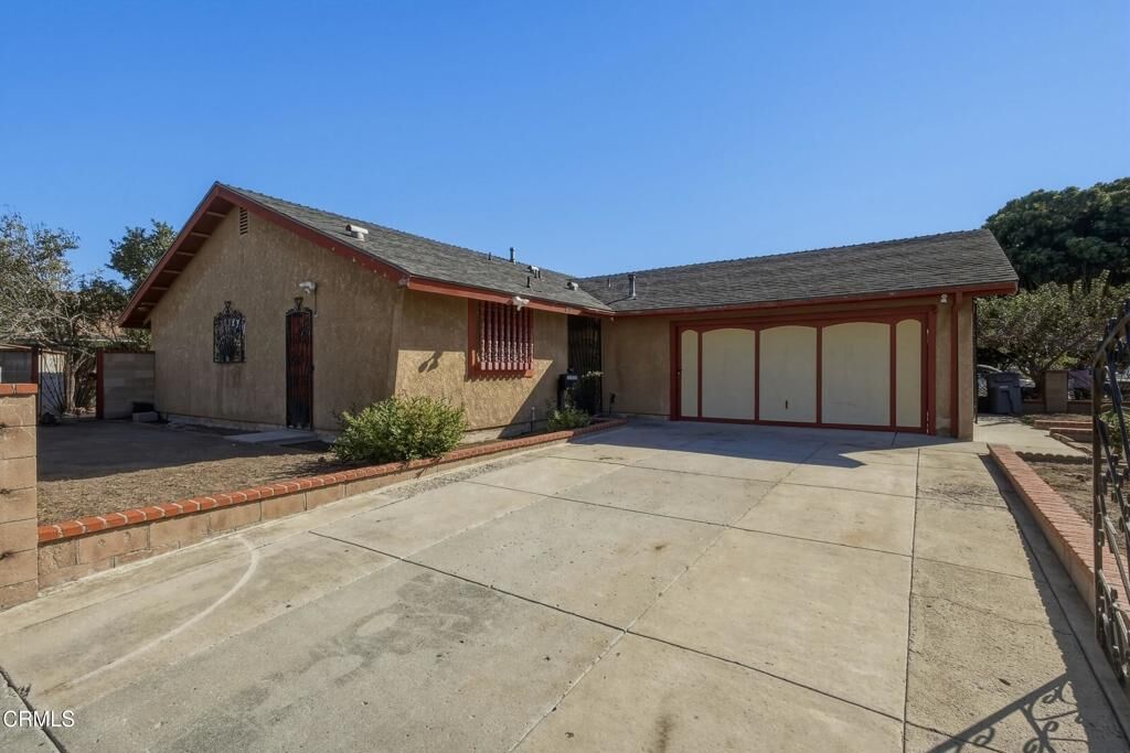 Property Photo:  1819 La Puerta Avenue  CA 93030 
