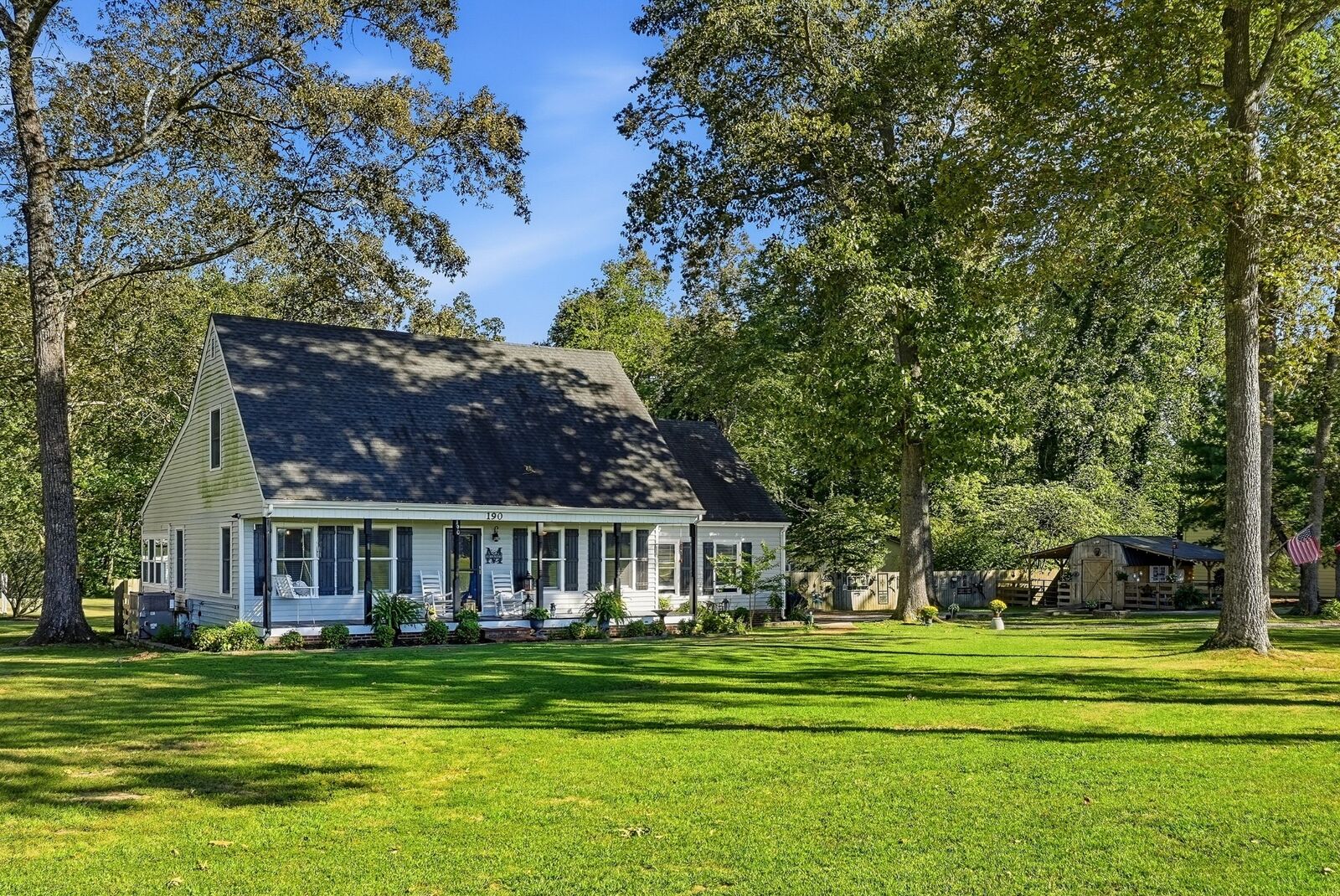 Property Photo:  190 Hooper Rd  TN 37166 