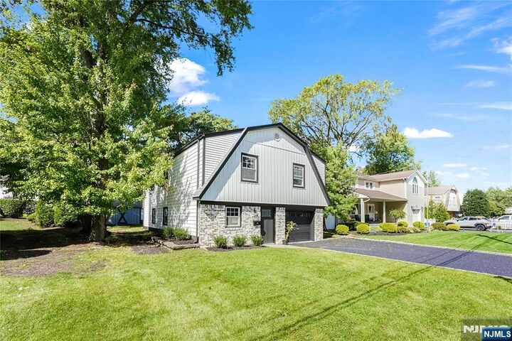 Property Photo:  26 Pavonia Avenue  NJ 07630 