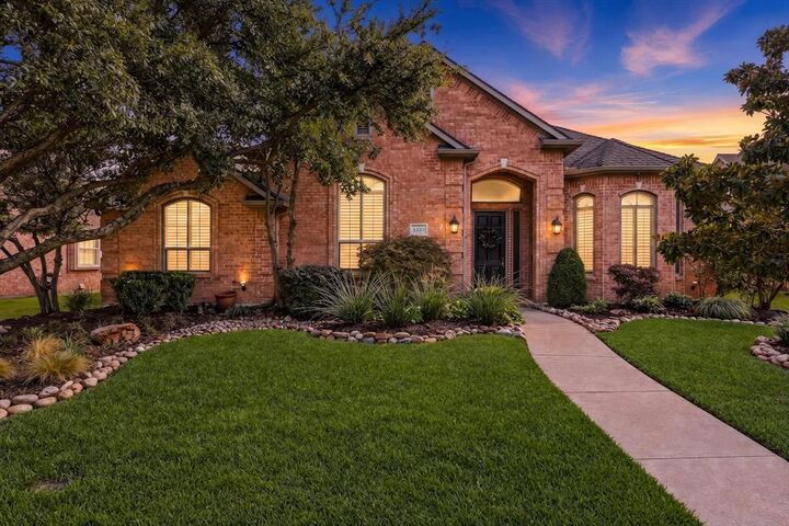 Property Photo:  1447 Falls Road  TX 75019 