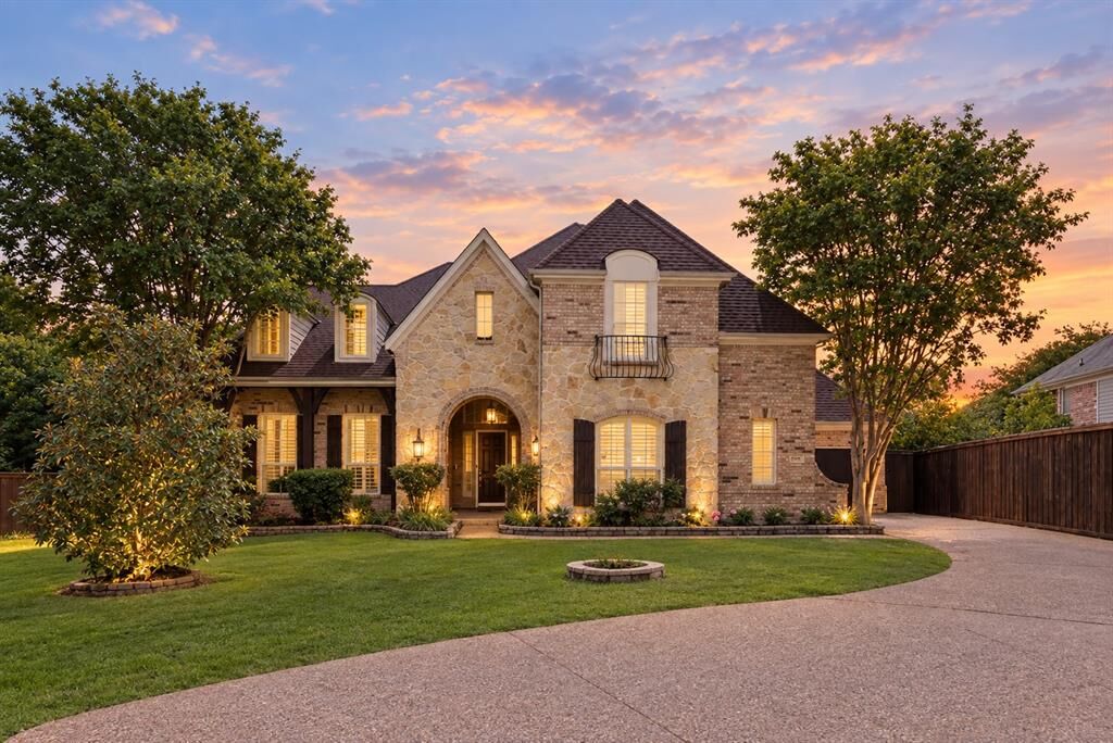 Property Photo: 663 Links View Court TX 75052