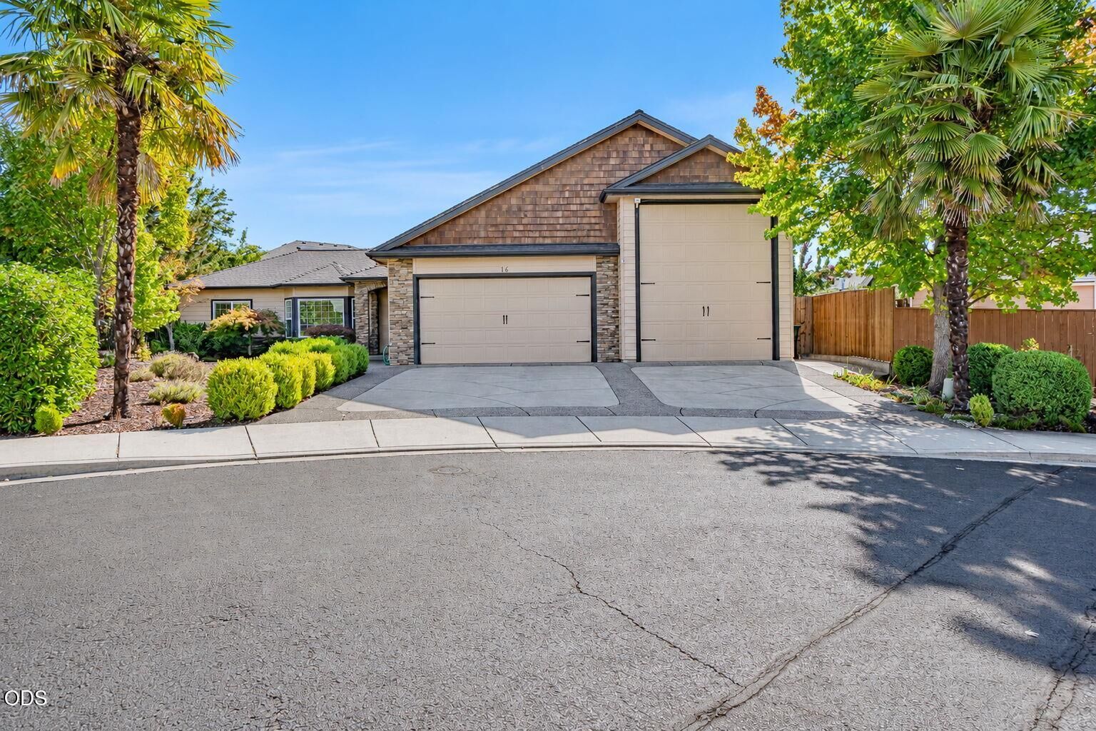 Property Photo:  16 Milagros Court  OR 97524 
