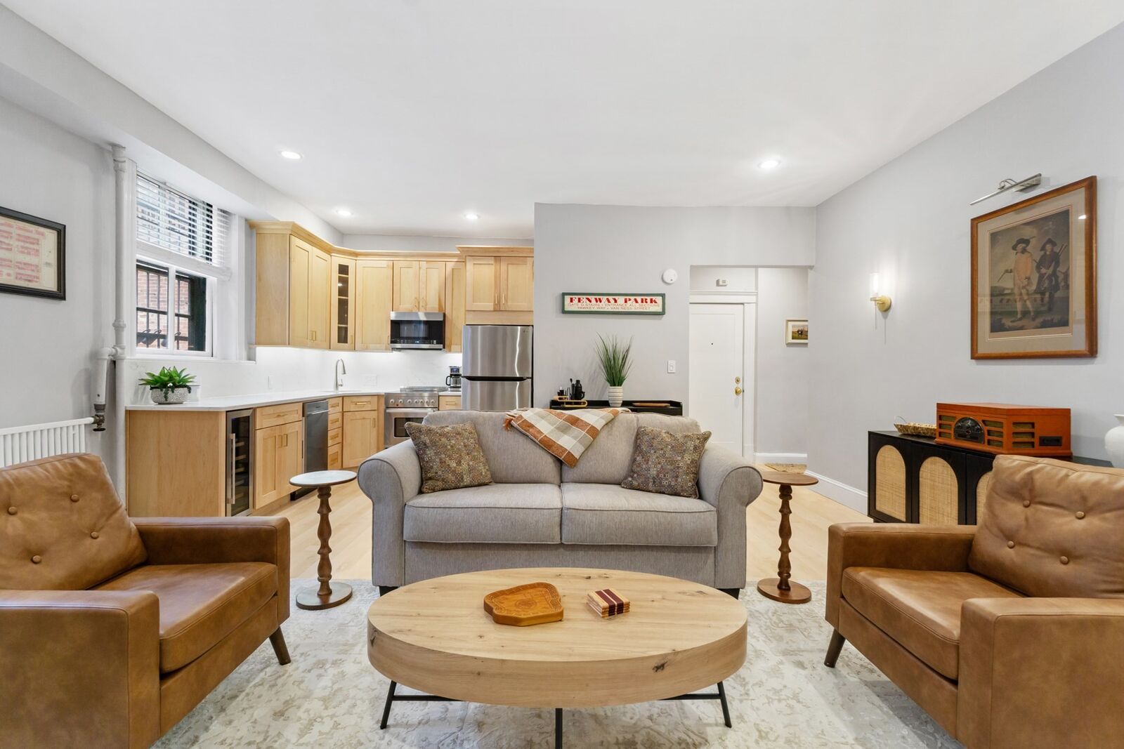 Property Photo:  135 Marlborough 2  MA 02116 