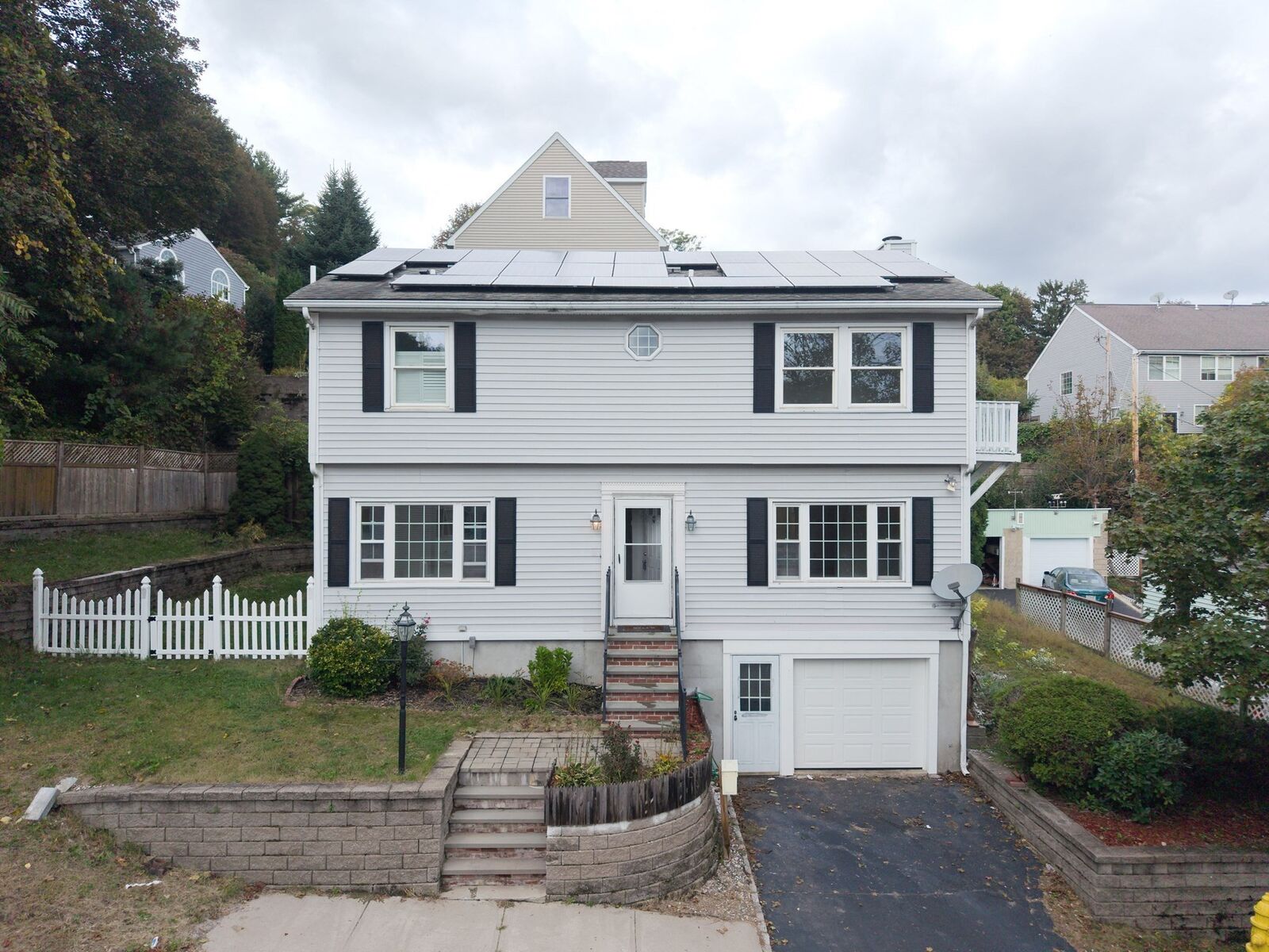 Property Photo:  24 Ellsmere St  MA 01604 