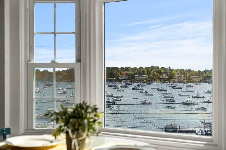 Property Photo:  3 Cliff Street C  MA 01945 