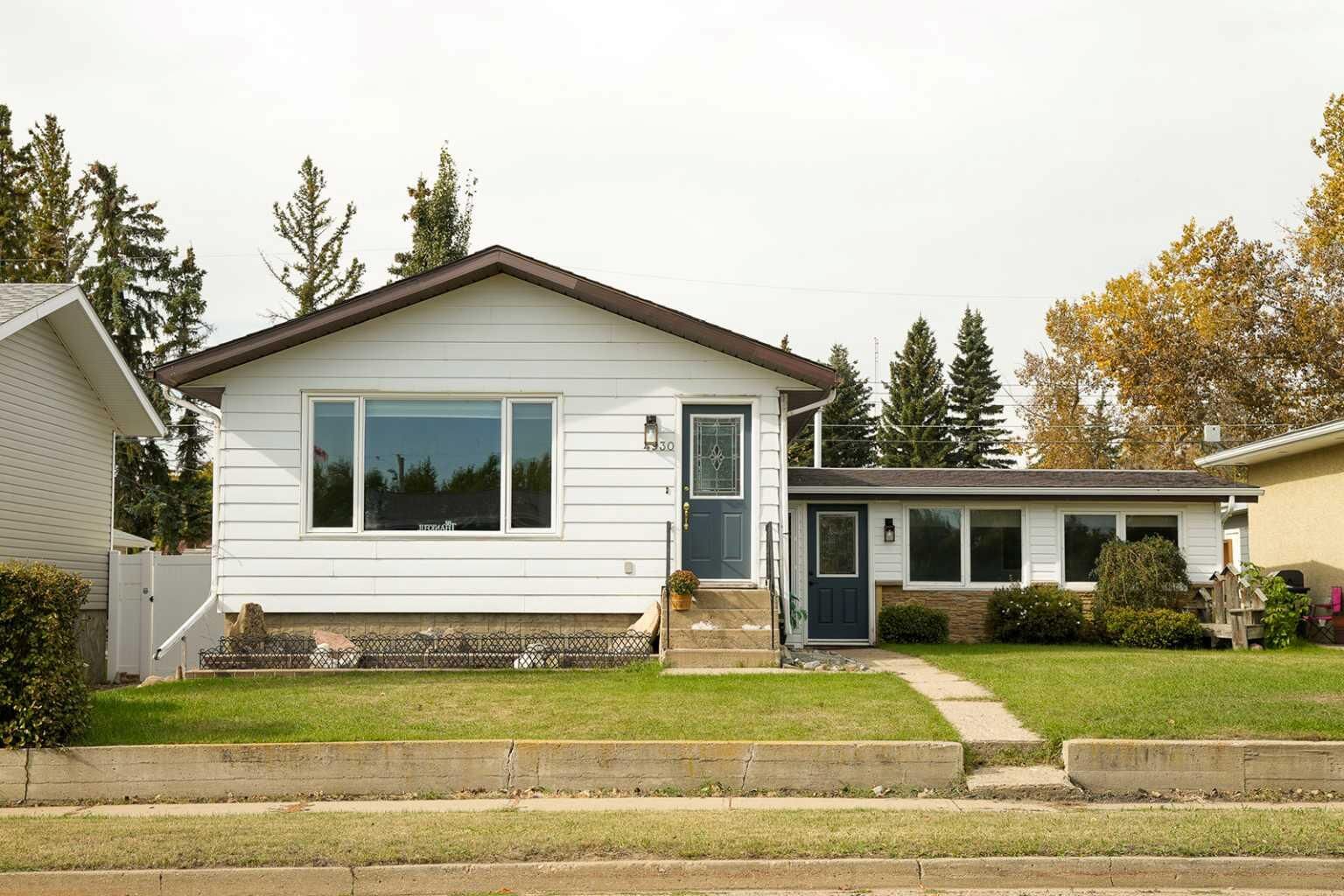 Property Photo:  4930 47 Street  AB T0B 2L0 