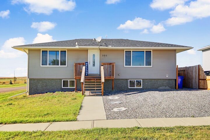 Property Photo:  301 3 Street W  AB T0J 3G0 