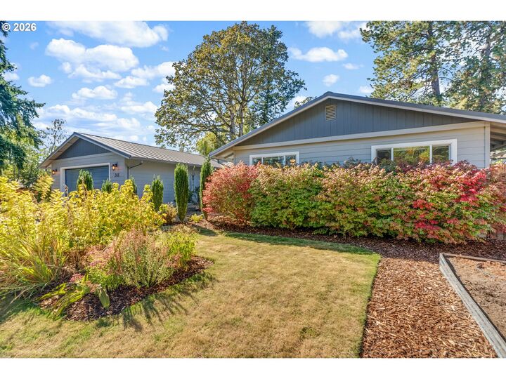 Property Photo: 245 SW 144th Ave OR 97006