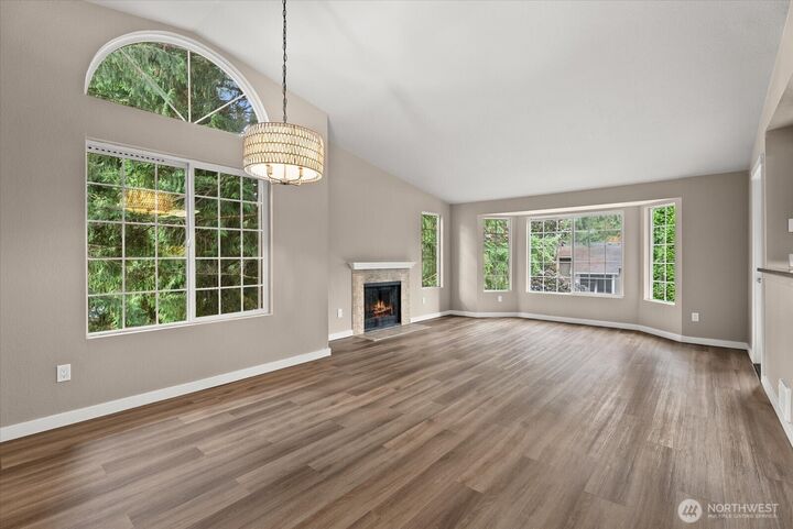 Property Photo: 10009 NE 120th Lane B301 WA 98034
