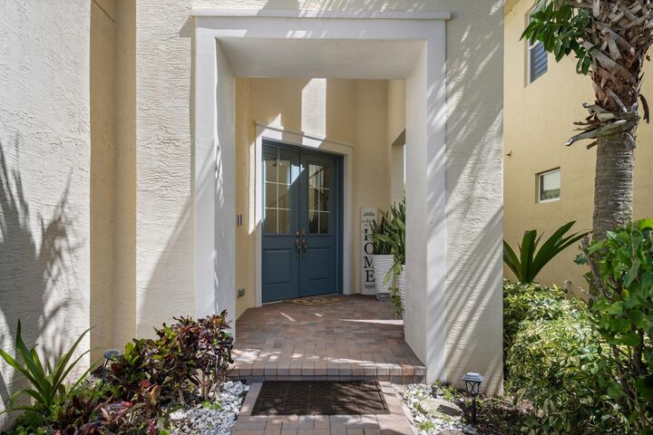 Property Photo:  16033 Whippoorwill Circle  FL 33470 
