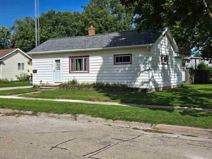 Property Photo:  554 Scott Street  WI 54971 