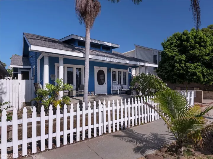 Property Photo:  426 N Gertruda Avenue  CA 90277 