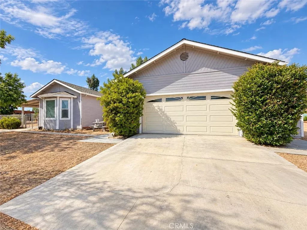 Property Photo: 5642 Prancing Deer CA 93446