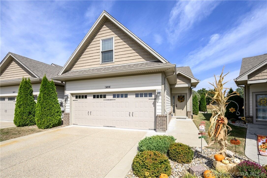 Property Photo:  3219 Blackiston Boulevard  IN 47150 