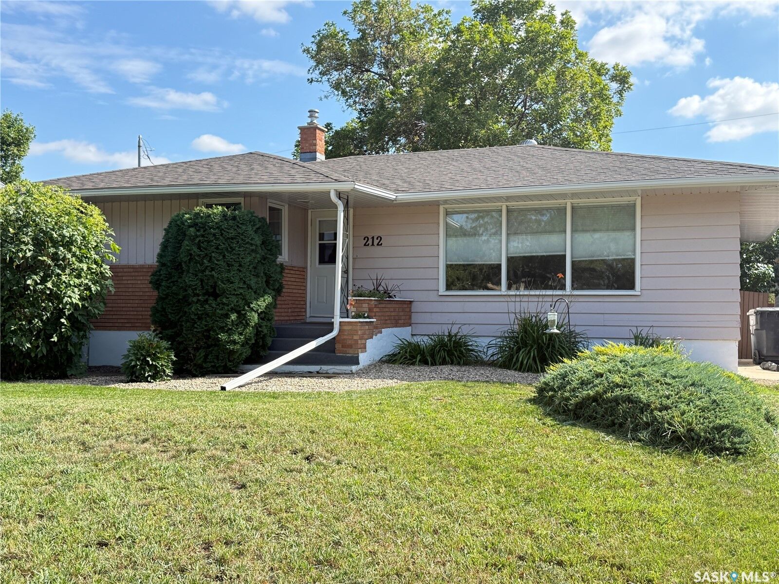 Property Photo:  212 Ash Drive  SK S4H 0S2 
