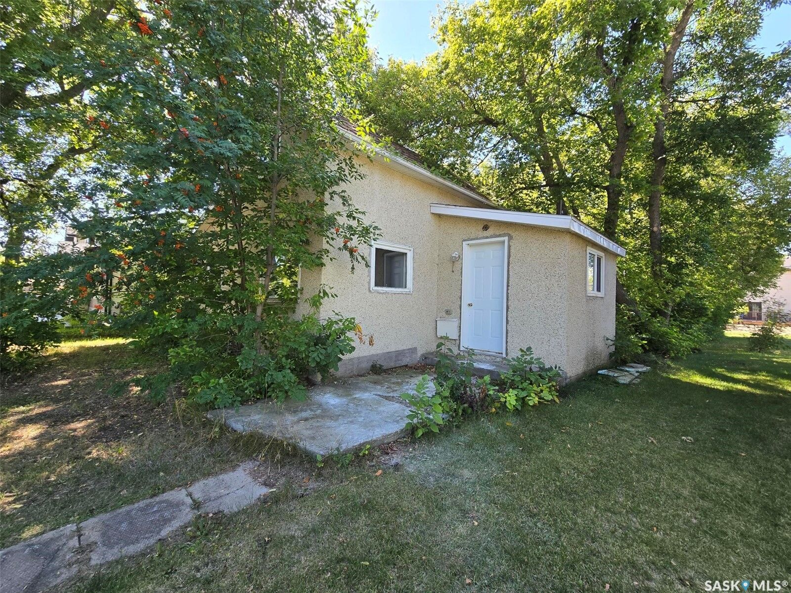Property Photo: 222 1st Avenue W SK S0G 3M0