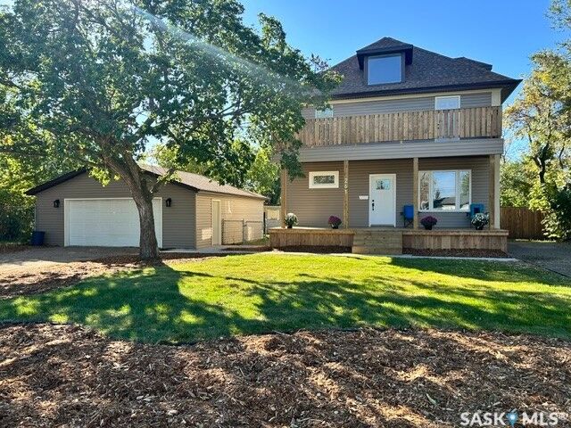 Property Photo: 261 27th Street SK S0M 0E0
