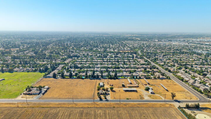 Property Photo:  SE Corner Of Riggin And Roeben  CA 93291 