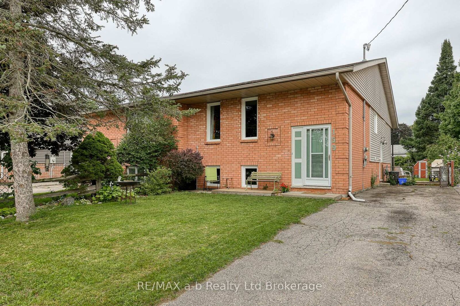 Property Photo:  159 Carnegie Street  ON N5C 1L1 