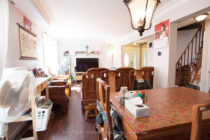 Property Photo:  860 Messenger Meadow Drive  ON L5C 3T2 