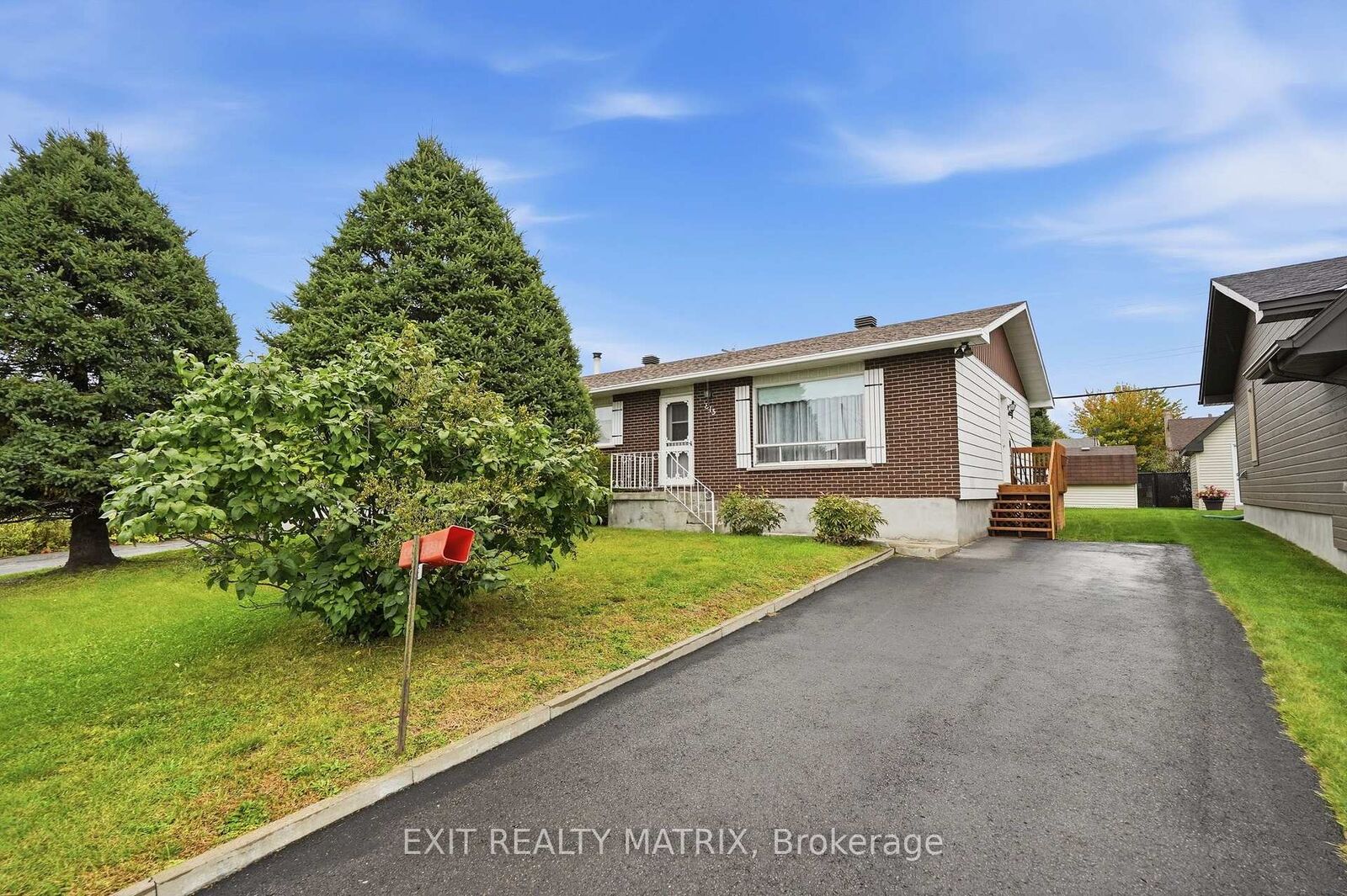 Property Photo:  815 Edmond Street  ON K6A 3C6 
