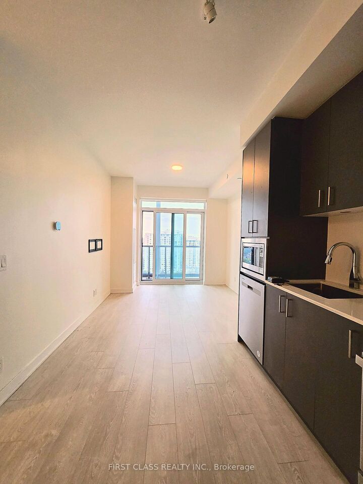 Property Photo: 30 Upper Mall Way A1606 ON L4J 0L7