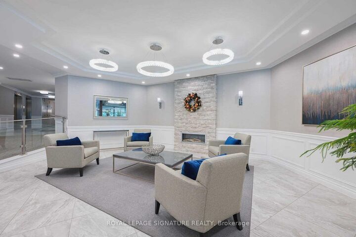 Property Photo:  1300 Bloor Street 1405  ON L4Y 3Z2 