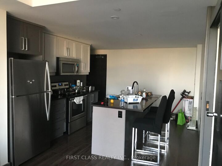 Property Photo:  330 Phillip Street N1601  ON N2L 3W9 