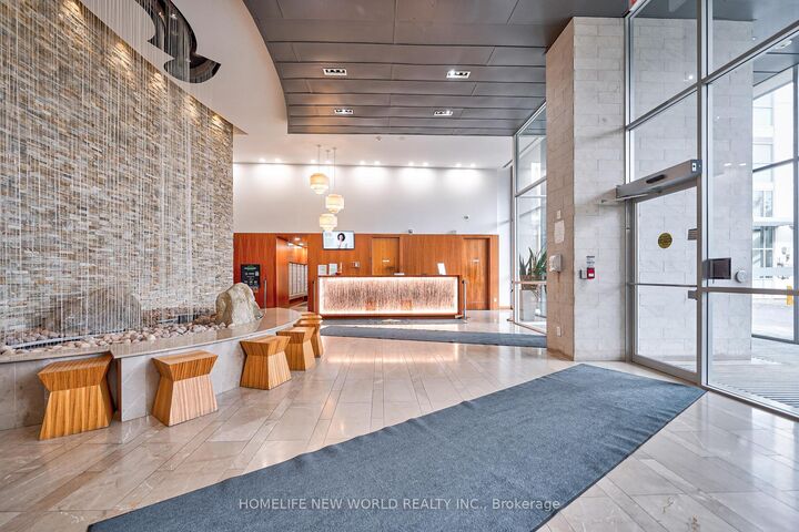 Property Photo:  225 Webb Drive 2209  ON L5B 4P2 