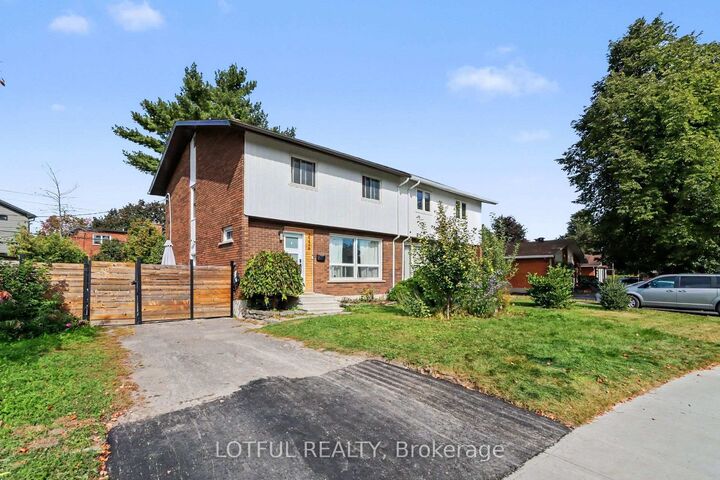 Property Photo:  2226 Saunderson Drive  ON K1G 2G4 