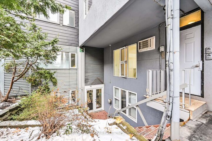 Property Photo:  400 Summerhill Avenue 3rd Flr  ON M4W 2E4 