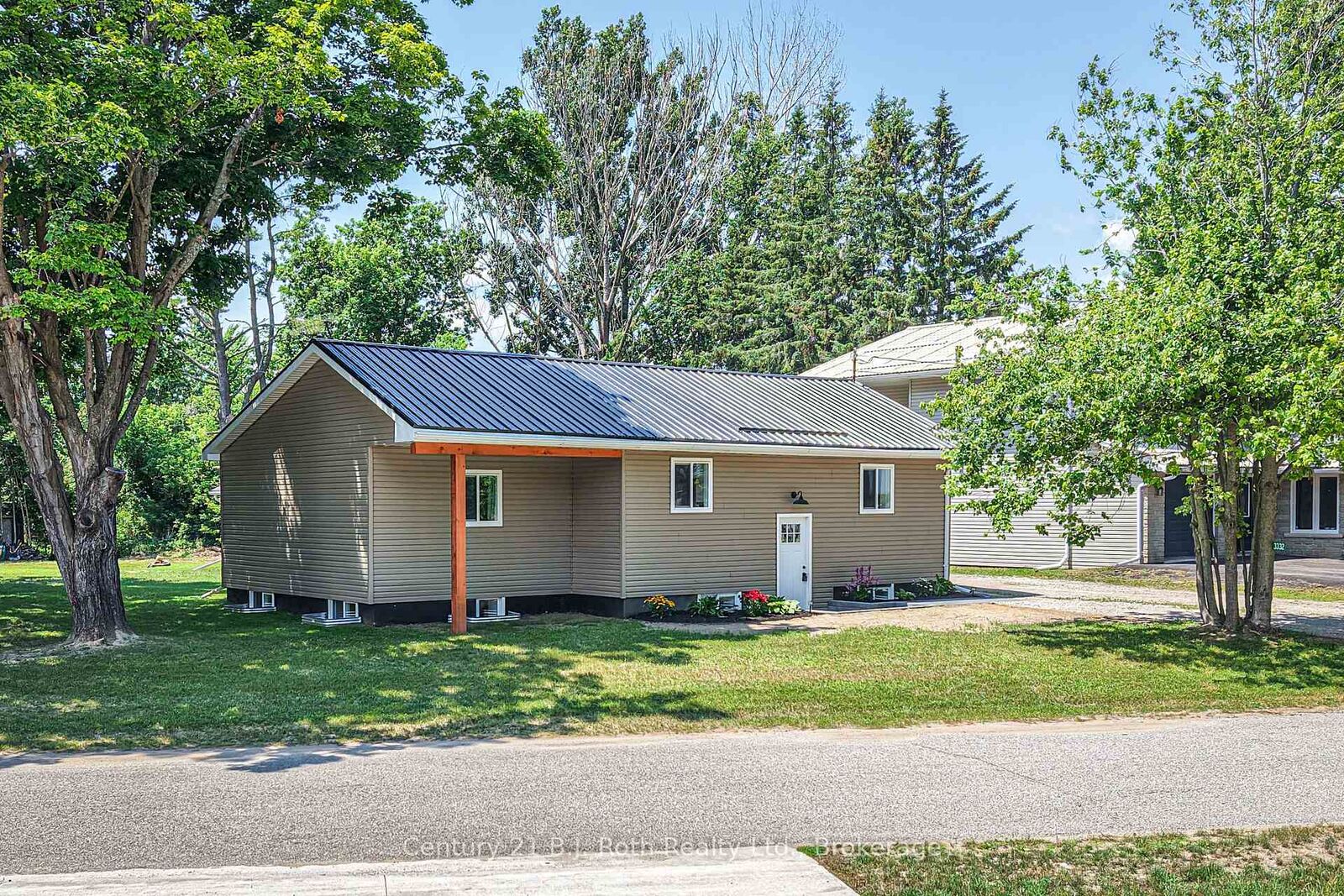 Property Photo:  3332 Cleveland Avenue  ON L0K 1G0 