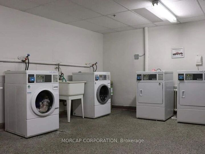 Property Photo:  2895 Bathurst Street 503  ON M6B 3A8 