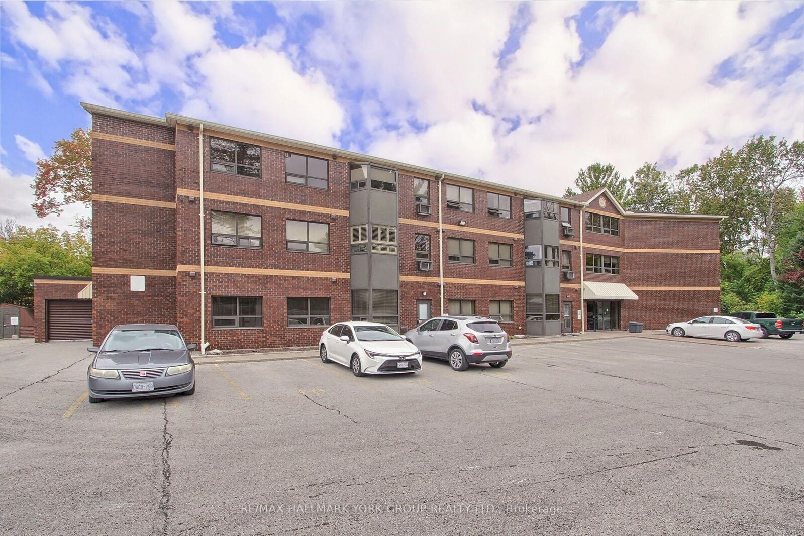 Property Photo:  166 Olive Street 109  ON L9N 1M9 