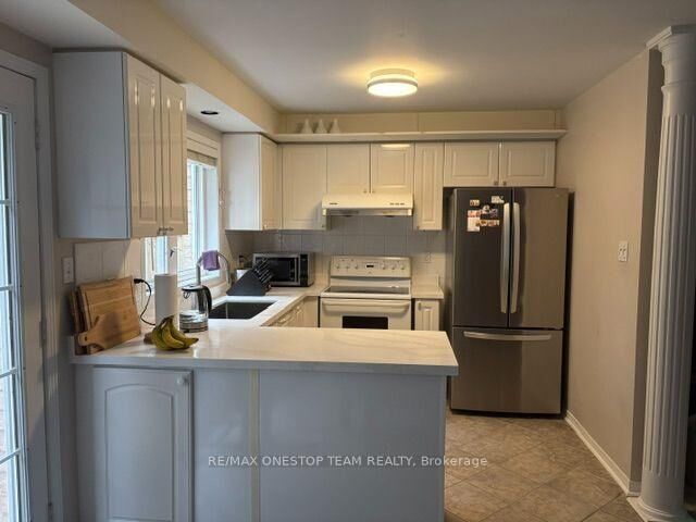 Property Photo:  6988 Tassel Crescent  ON L5W 1G7 