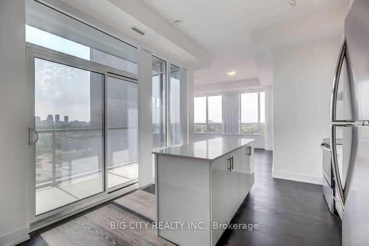 Property Photo: 7 Kenaston Gardens Lph7 ON M2K 1G7