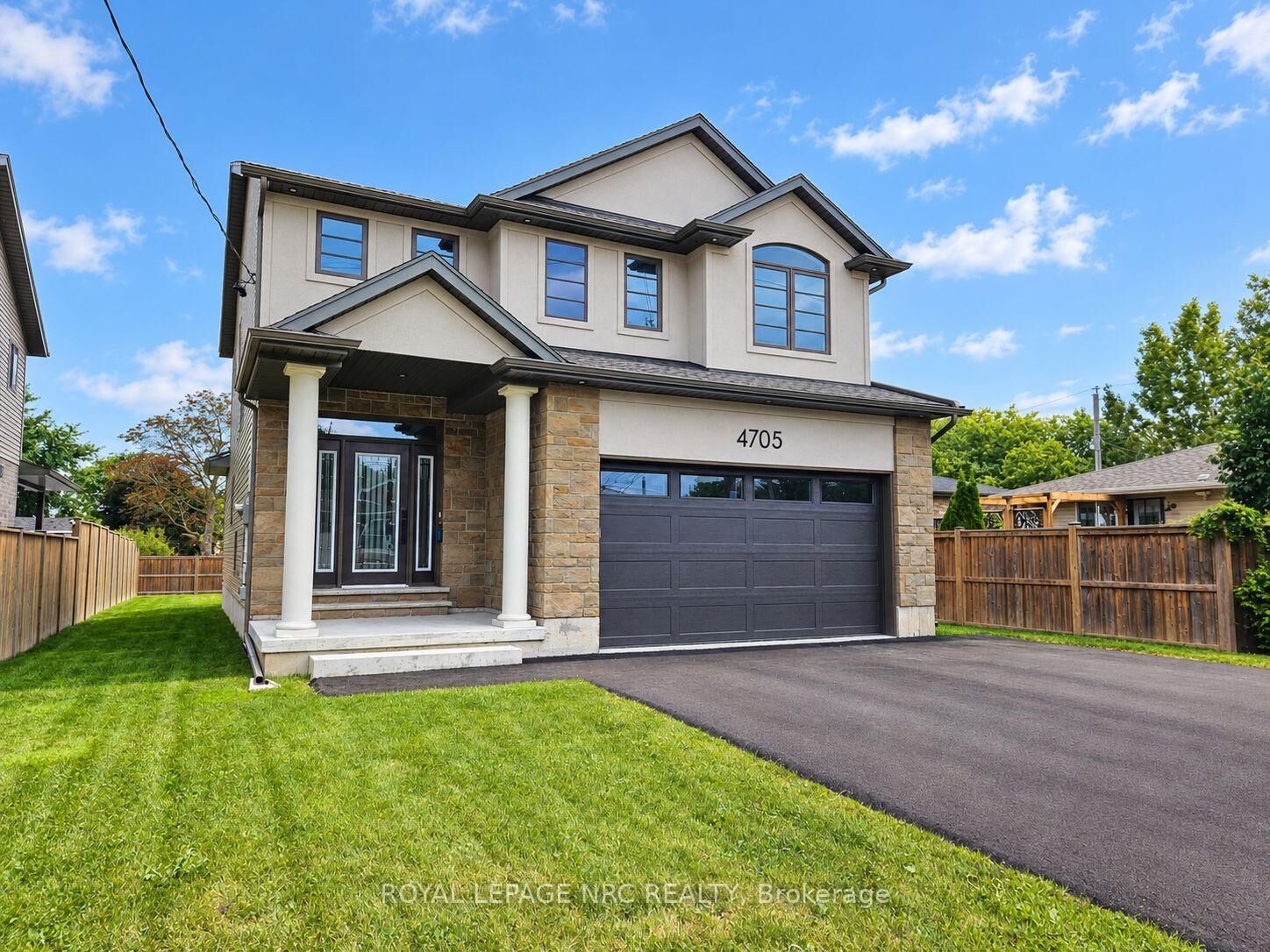 Property Photo: 4705 Lee Avenue ON L2H 1M7